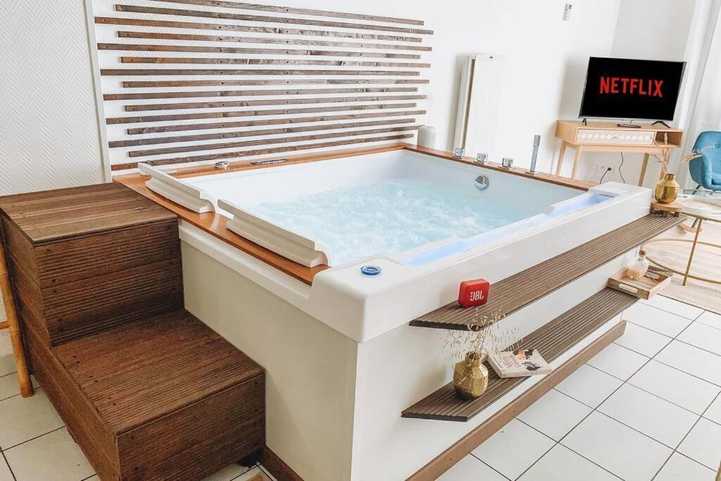 ボルドーNuit D'Exception - Loft Avec Jacuzziアパートメント エクステリア 写真